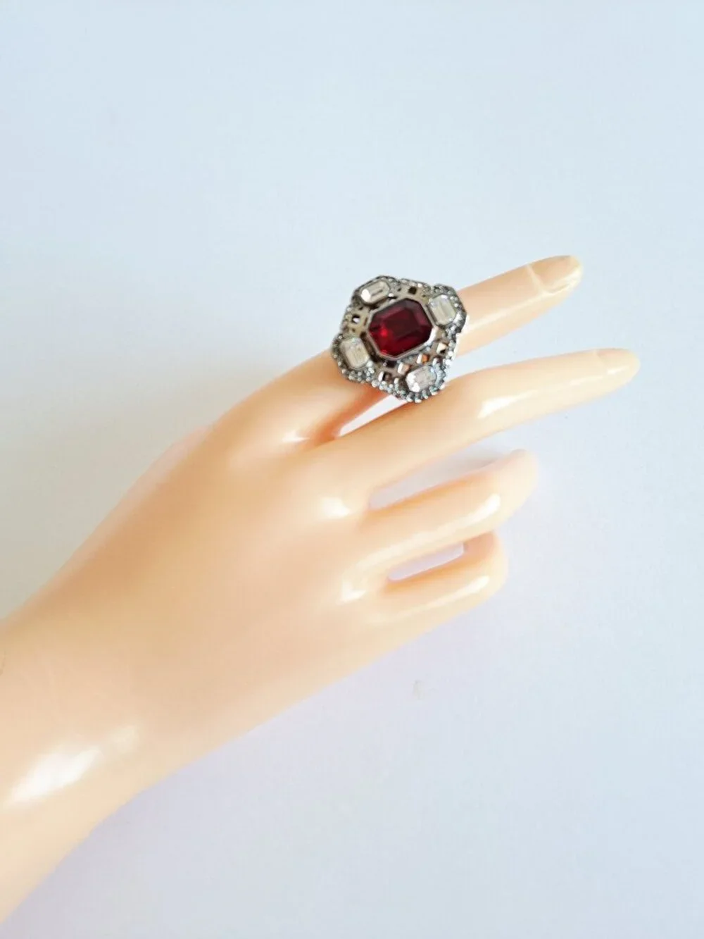 NEW Vintage Swarovski Sheila Ruby Red Ring Signed Size 6.5 - Picture 12 of 14